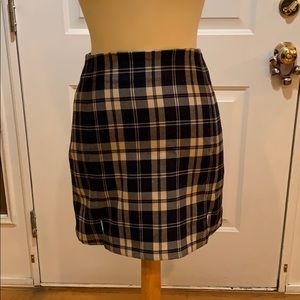 Brandy Melville navy/tan plaid skirt, Size 26